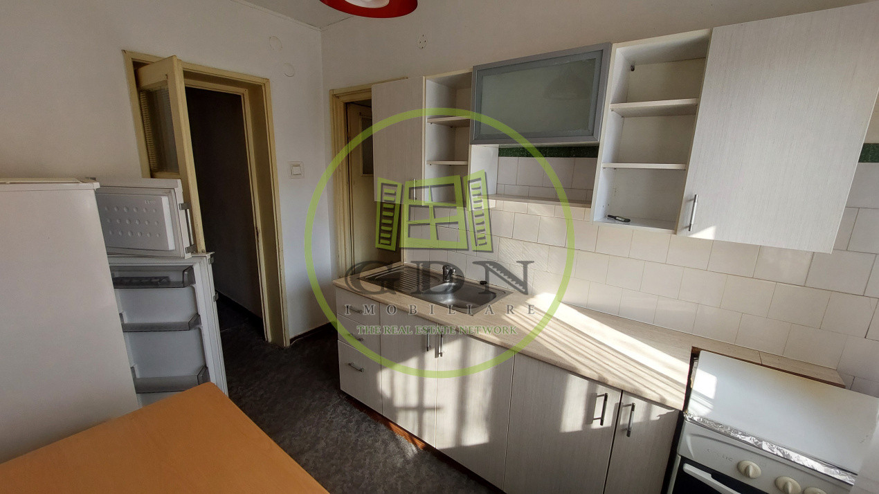 Apartament doua camere, etajul 3, Rovine, zona Piata Mare