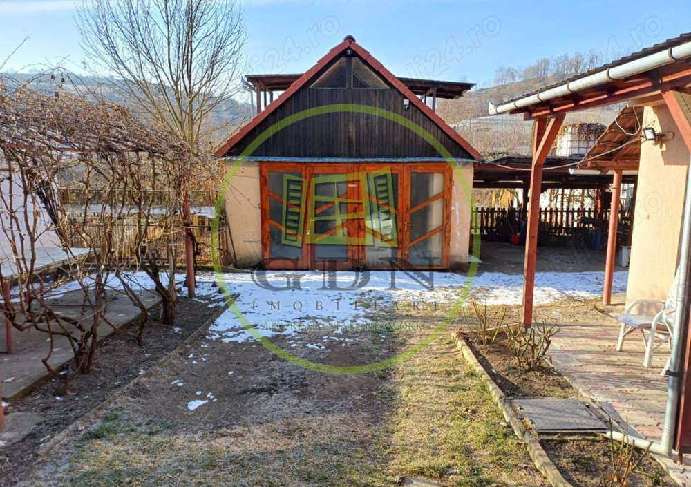 🏡 Casă cu curte generoasă de 742 mp și grădină de 900 mp |