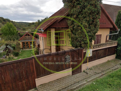 🏡 Casă cu curte generoasă de 742 mp și grădină de 900 mp |