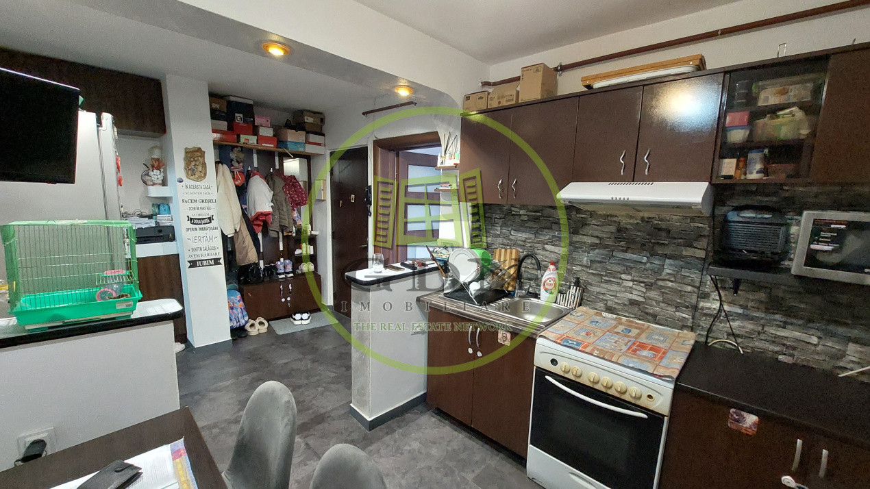 Apartament doua camere decomandat, etajul 2, Valea Rosie zona Posta