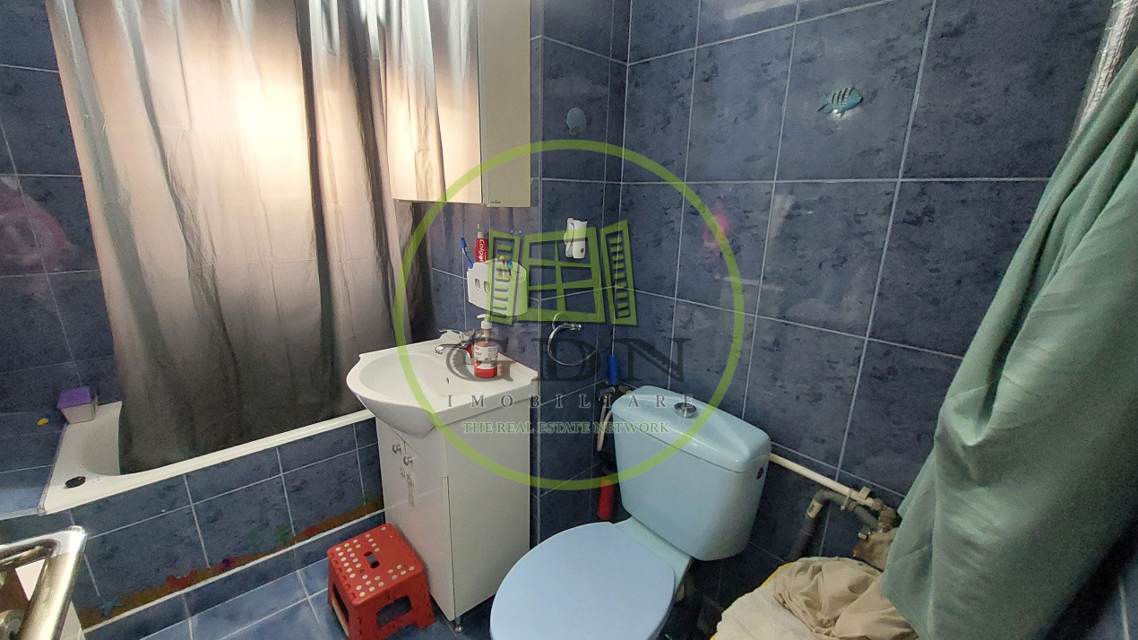 Apartament doua camere decomandat, etajul 2, Valea Rosie zona Posta