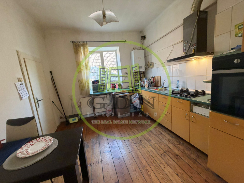 Casa 7 camere, 300 mp utili, 1248 mp teren, Cristian, Sibiu 