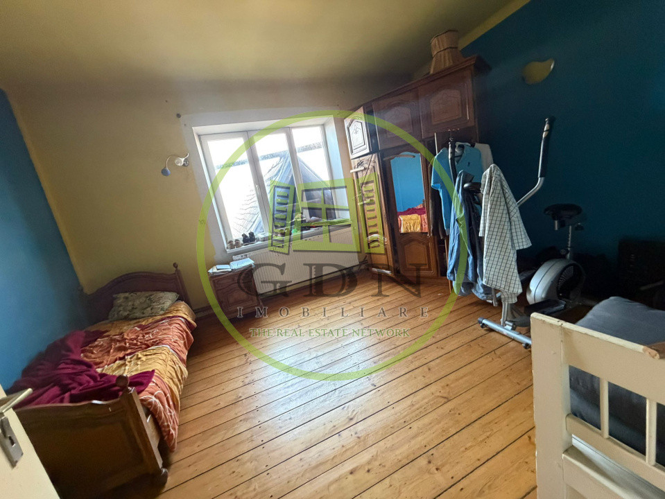 Casa 7 camere, 300 mp utili, 1248 mp teren, Cristian, Sibiu 