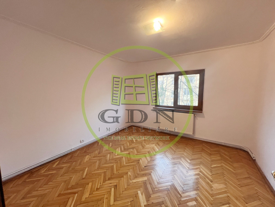 Apartament 3 camere, decomandat, 72.2 mp, cartier 1 Mai, zona Sara