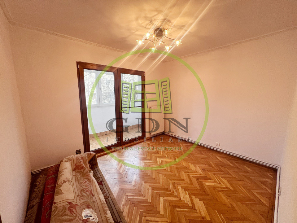 Apartament 3 camere, decomandat, 72.2 mp, cartier 1 Mai, zona Sara