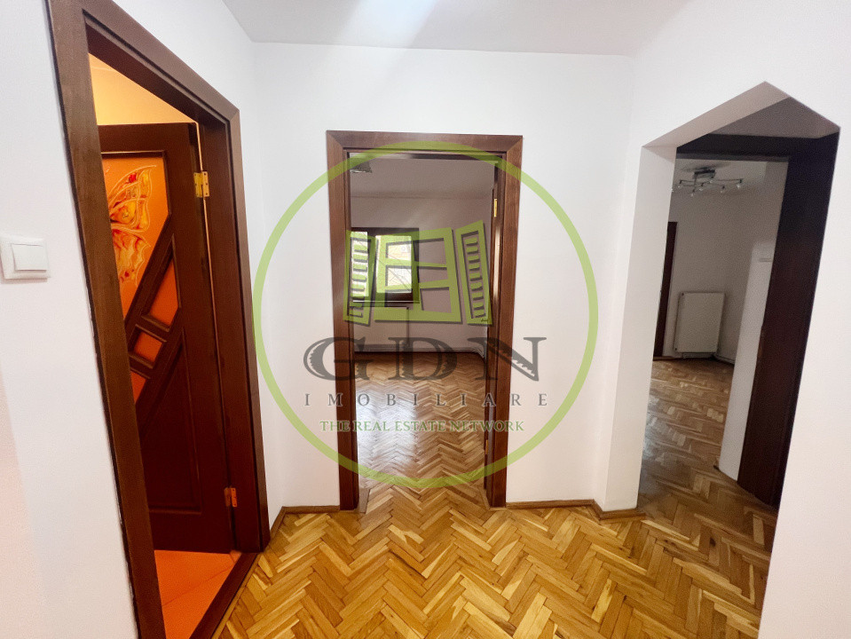 Apartament 3 camere, decomandat, 72.2 mp, cartier 1 Mai, zona Sara