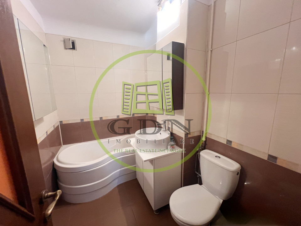 Apartament 3 camere, decomandat, 72.2 mp, cartier 1 Mai, zona Sara