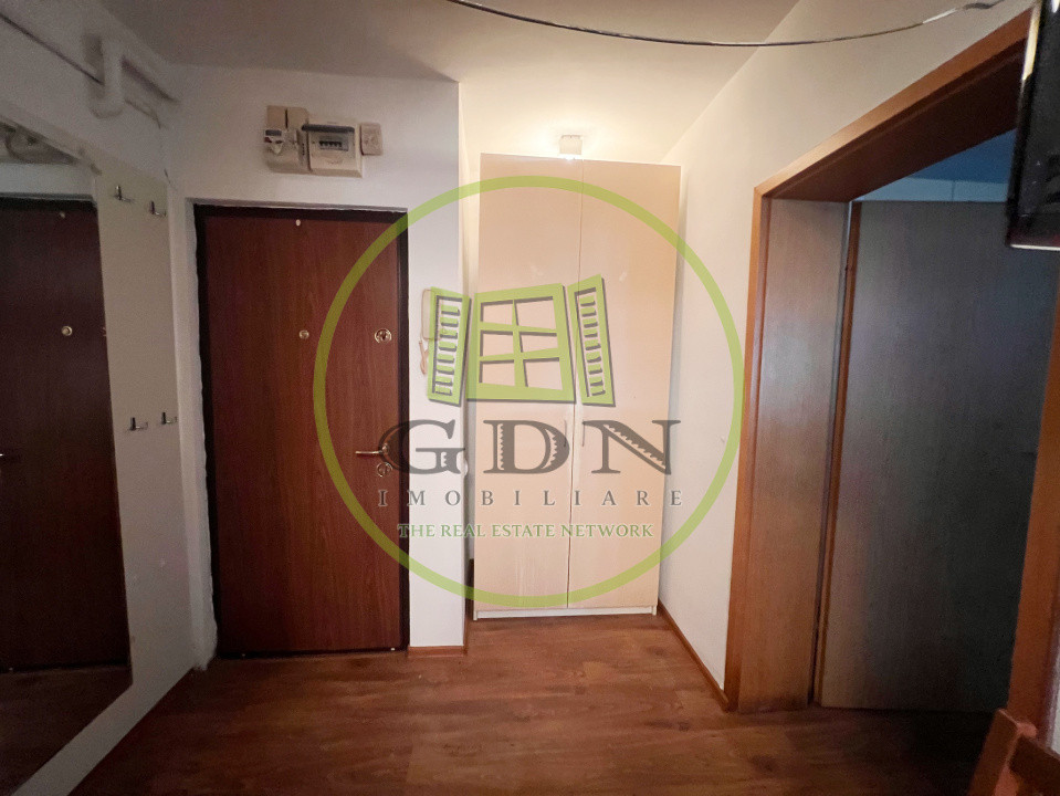 Apartament 2 camere, semidecomandat, cartier Brazda lui Novac, zona piata