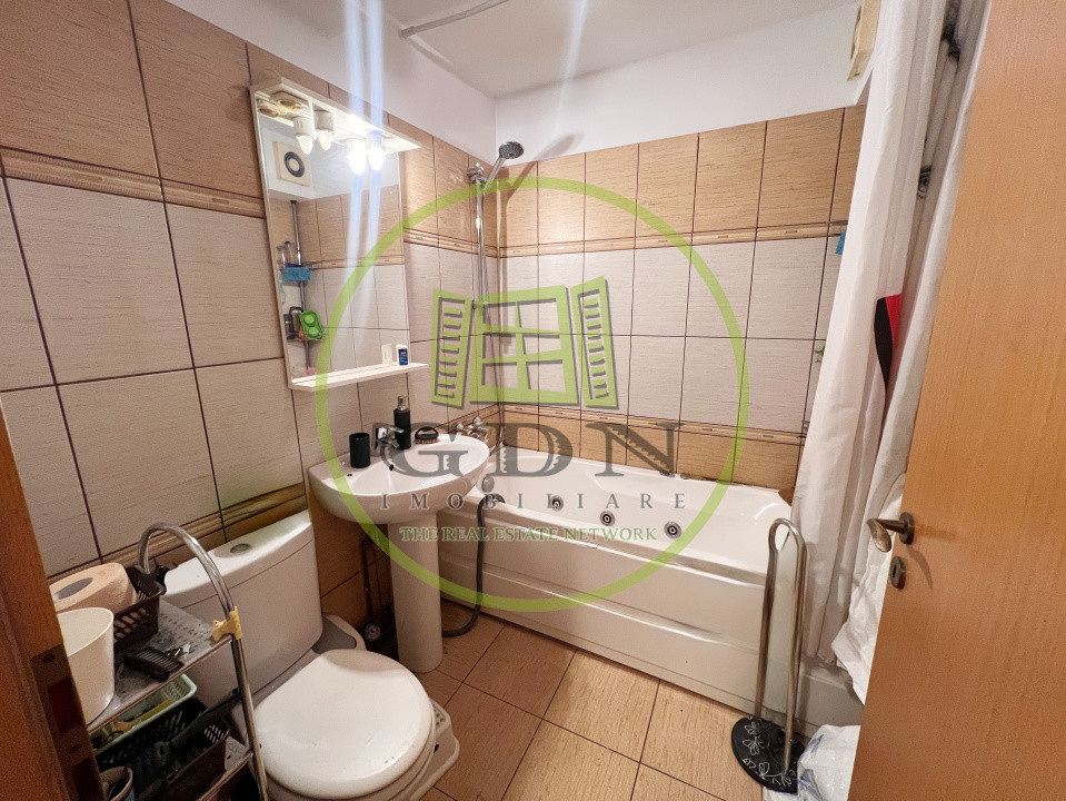 Apartament 2 camere, semidecomandat, cartier Brazda lui Novac, zona piata