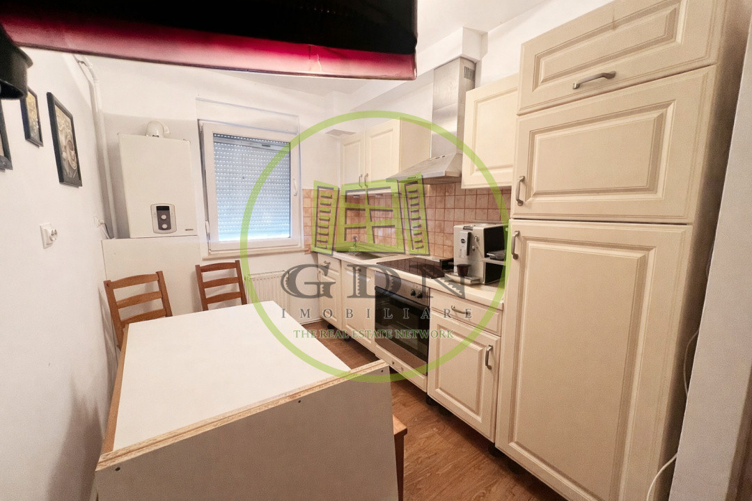 Apartament 2 camere, semidecomandat, cartier Brazda lui Novac, zona piata