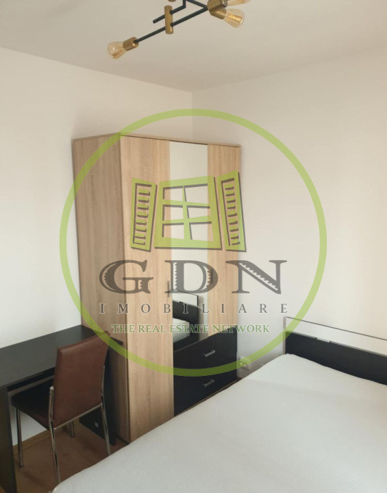 Apartament 3 camere ,zona  Tractorul 