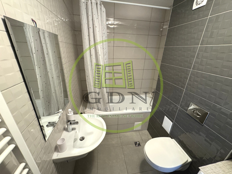 Garsoniera semidecomandata cu bucatarie separata, 39mp + balcon, complex TopCity