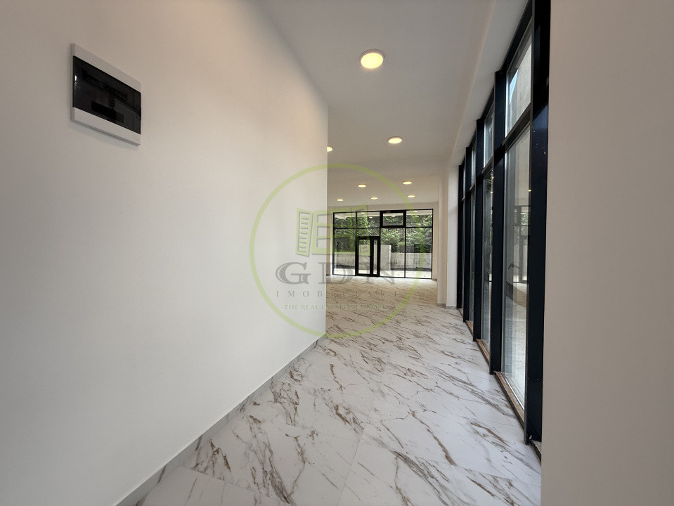 Spatiu comercial, 84 mp + terasa de 64 mp, Cartier 1 Mai, Zona Medicina Veche