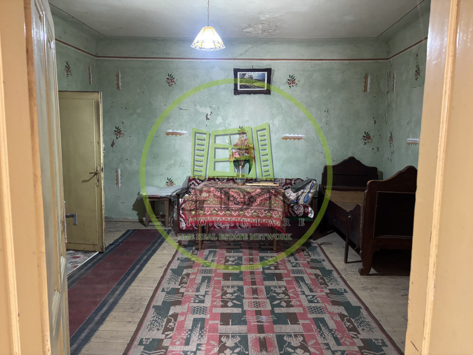 Casa saseasca + 3000mp teren  sat Nou