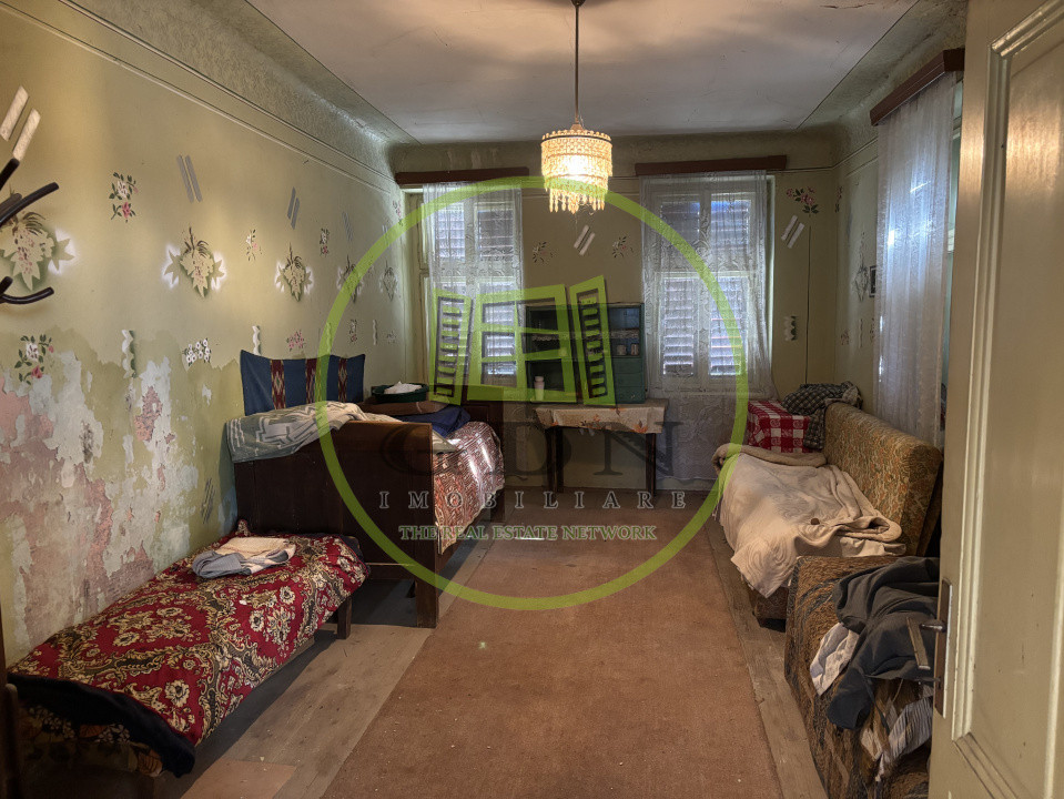 Casa saseasca + 3000mp teren  sat Nou