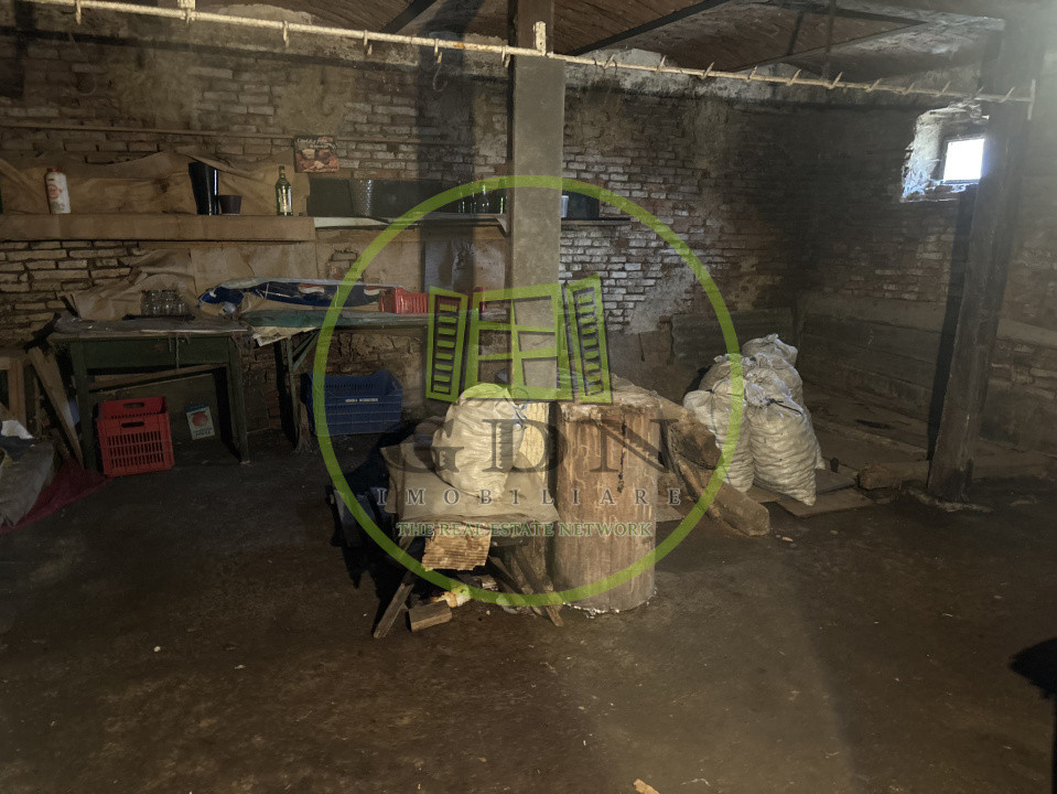 Casa saseasca + 3000mp teren  sat Nou