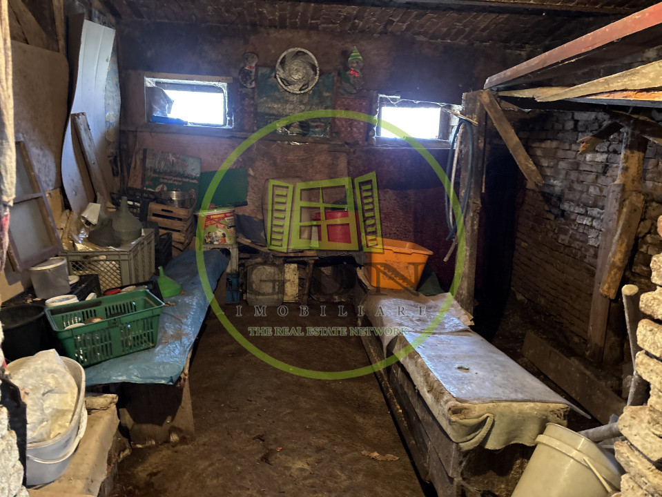 Casa saseasca + 3000mp teren  sat Nou