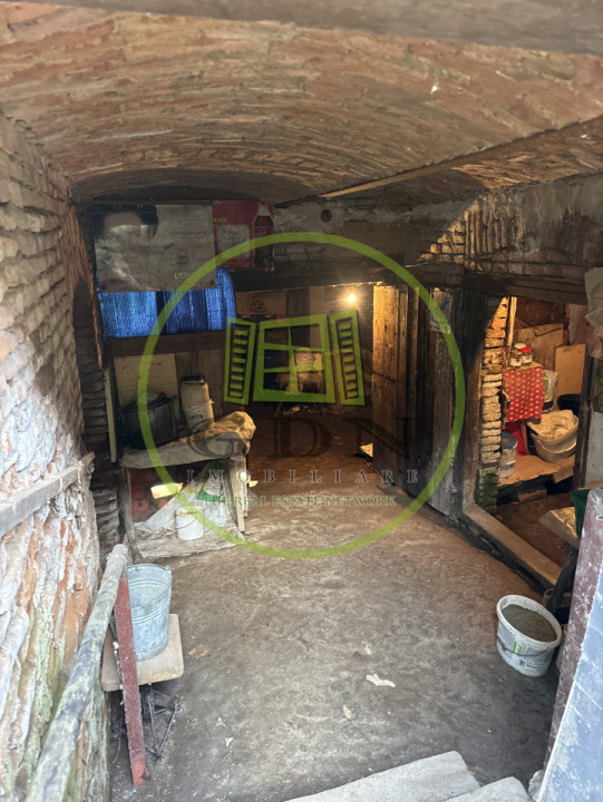 Casa saseasca + 3000mp teren  sat Nou