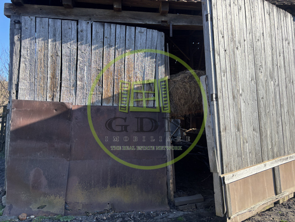 Casa saseasca + 3000mp teren  sat Nou