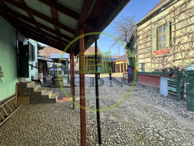 Casa saseasca + 3000mp teren  sat Nou