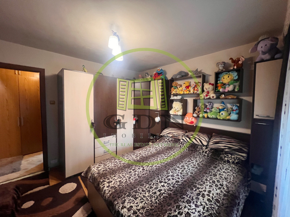 Apartament 2 camere, 53mp, cartier Rovine, zona Damarin