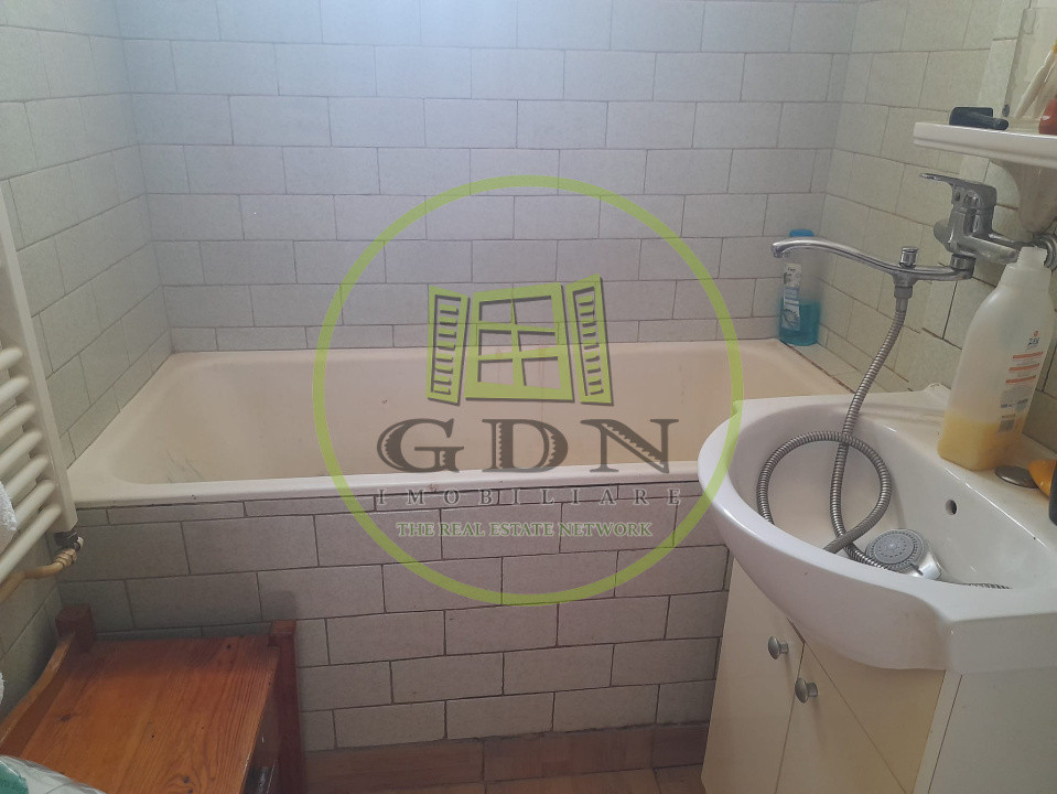 Apartament 2 camere de vanzare  str. Negoiu Fagaras jud. Brasov