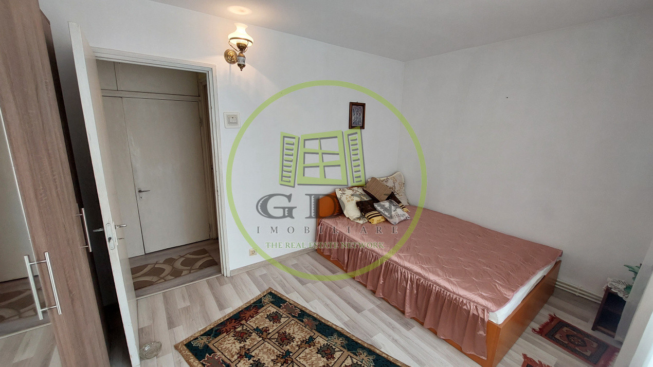 Apartament 2 camere semidecomandat, parter, Craiovita zona Scoala Elena Farago
