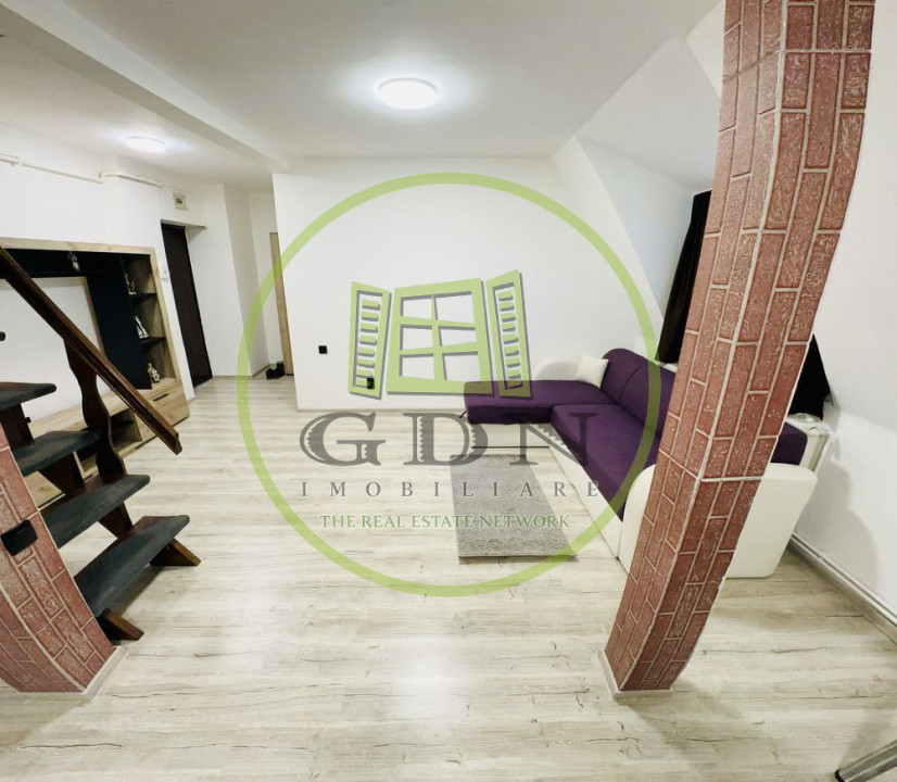  Apartament renovat la mansardă – zona Semaforului / Vasile Aaron