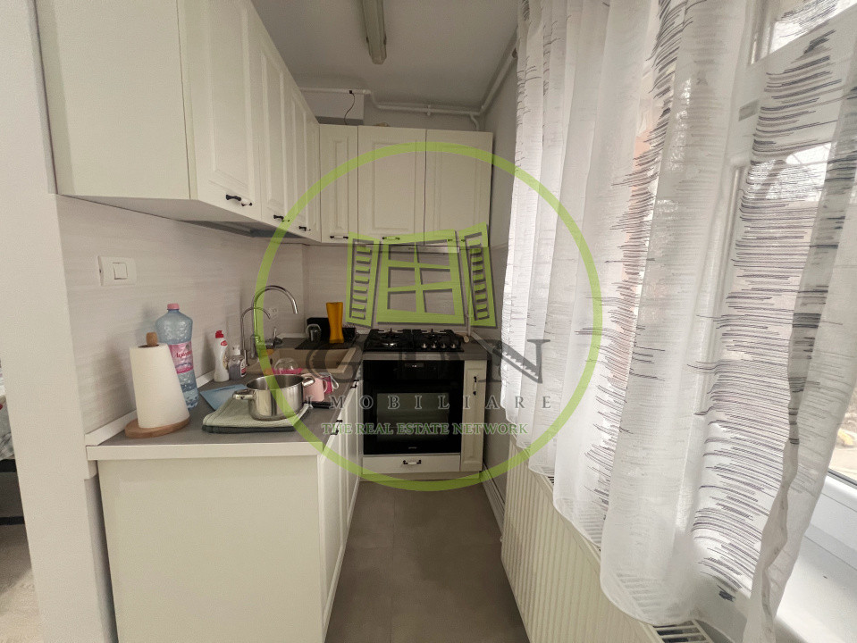 Apartament 3 camere, decomandat, cartier Cornitoiu, zona Liceul Bibescu