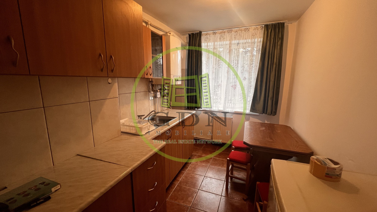 2 camere decomandat | Bd. 15 Noiembrie | Etaj 2 | Parcare