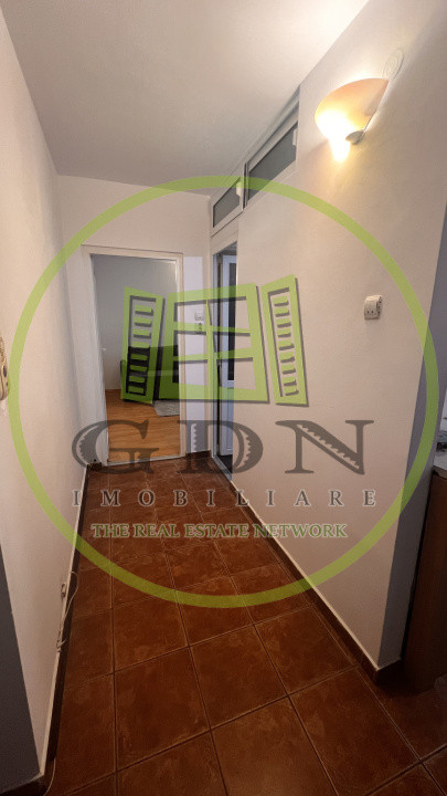 2 camere decomandat | Bd. 15 Noiembrie | Etaj 2 | Parcare