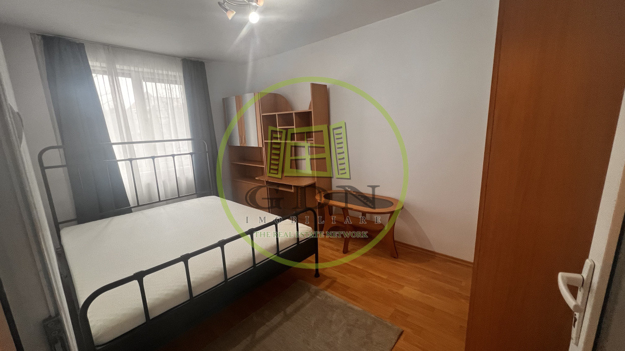 2 camere decomandat | Bd. 15 Noiembrie | Etaj 2 | Parcare