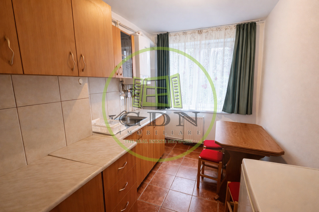 2 camere decomandat | Bd. 15 Noiembrie | Etaj 2 | Parcare