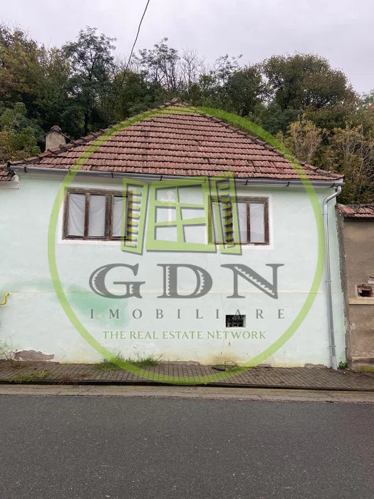 Gospodărie veche pe teren generos – 838 mp, Șeica Mică