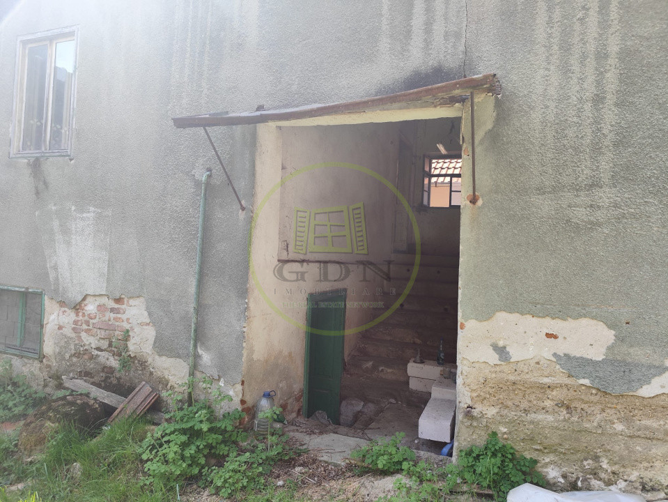 Gospodărie veche pe teren generos – 838 mp, Șeica Mică