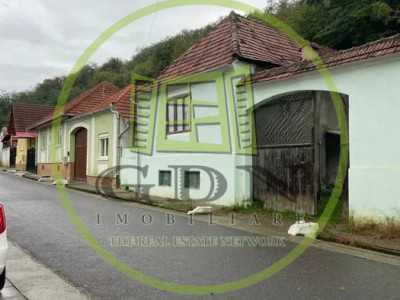 Gospodărie veche pe teren generos – 838 mp, Șeica Mică