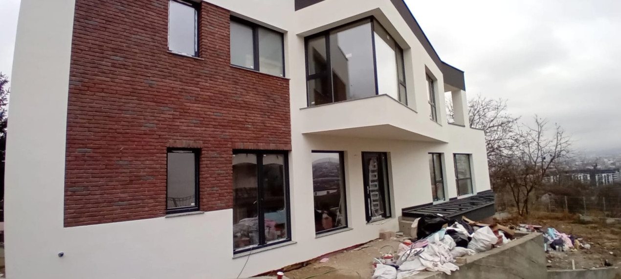 Duplex de vanzare in Dambul Rotund integral sau partial!