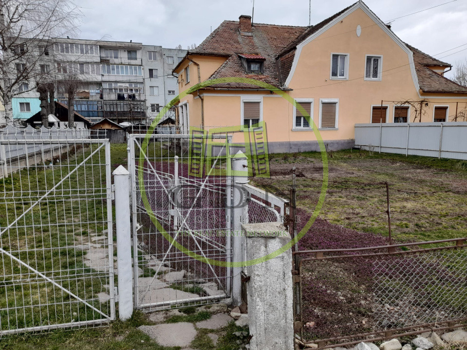 Apartament 2 camere de vanzare la casa  str.Plopului  Fagaras  jud. Brasov