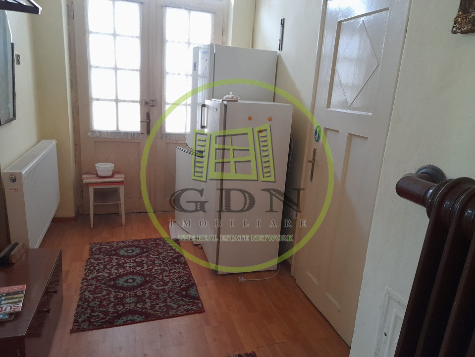 Apartament 2 camere de vanzare la casa  str.Plopului  Fagaras  jud. Brasov