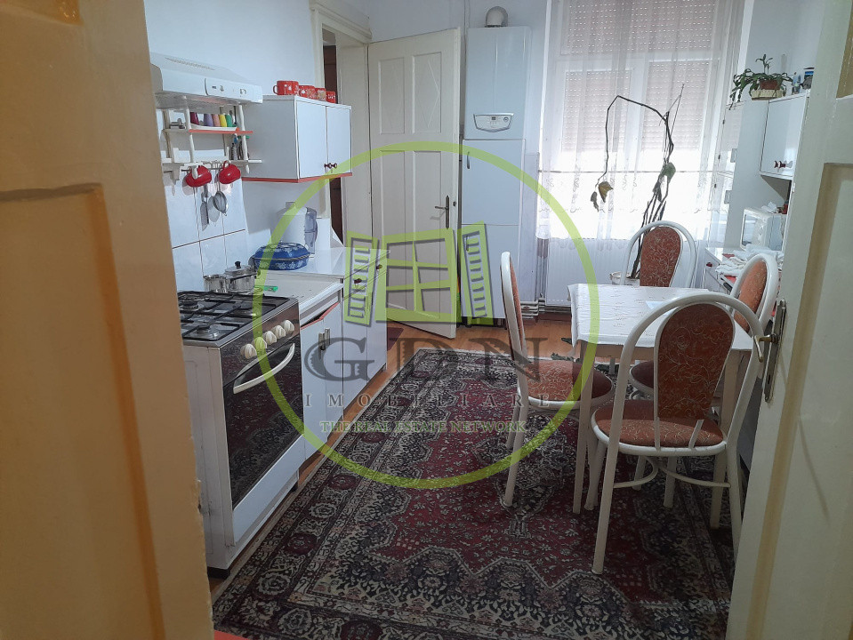 Apartament 2 camere de vanzare la casa  str.Plopului  Fagaras  jud. Brasov