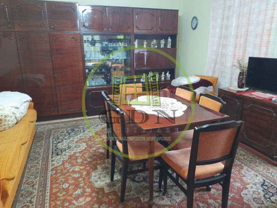 Apartament 2 camere de vanzare la casa  str.Plopului  Fagaras  jud. Brasov