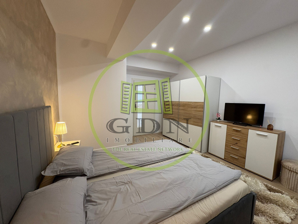 Apartament, 2 camere, decomandat, 1 Mai, Zona Confectii