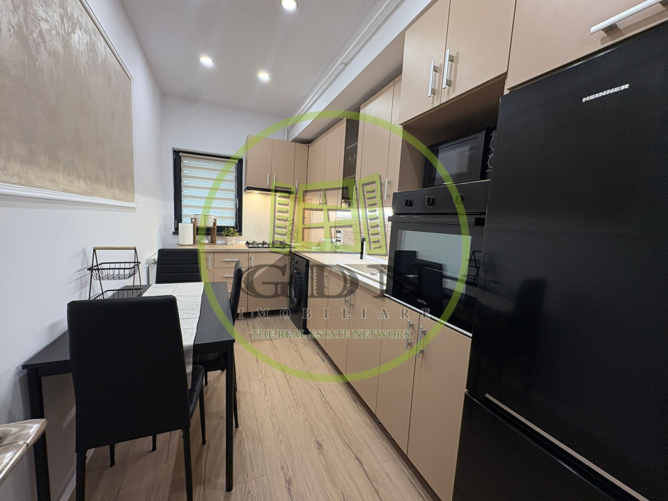 Apartament, 2 camere, decomandat, 1 Mai, Zona Confectii