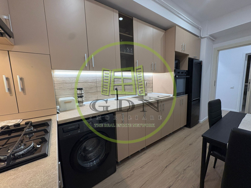 Apartament, 2 camere, decomandat, 1 Mai, Zona Confectii