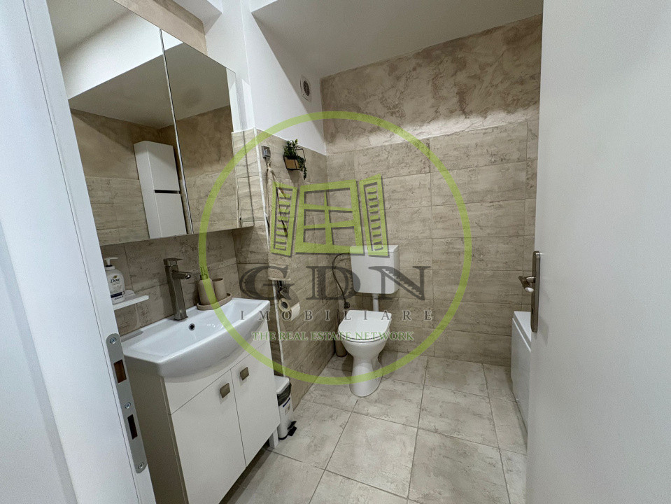 Apartament, 2 camere, decomandat, 1 Mai, Zona Confectii