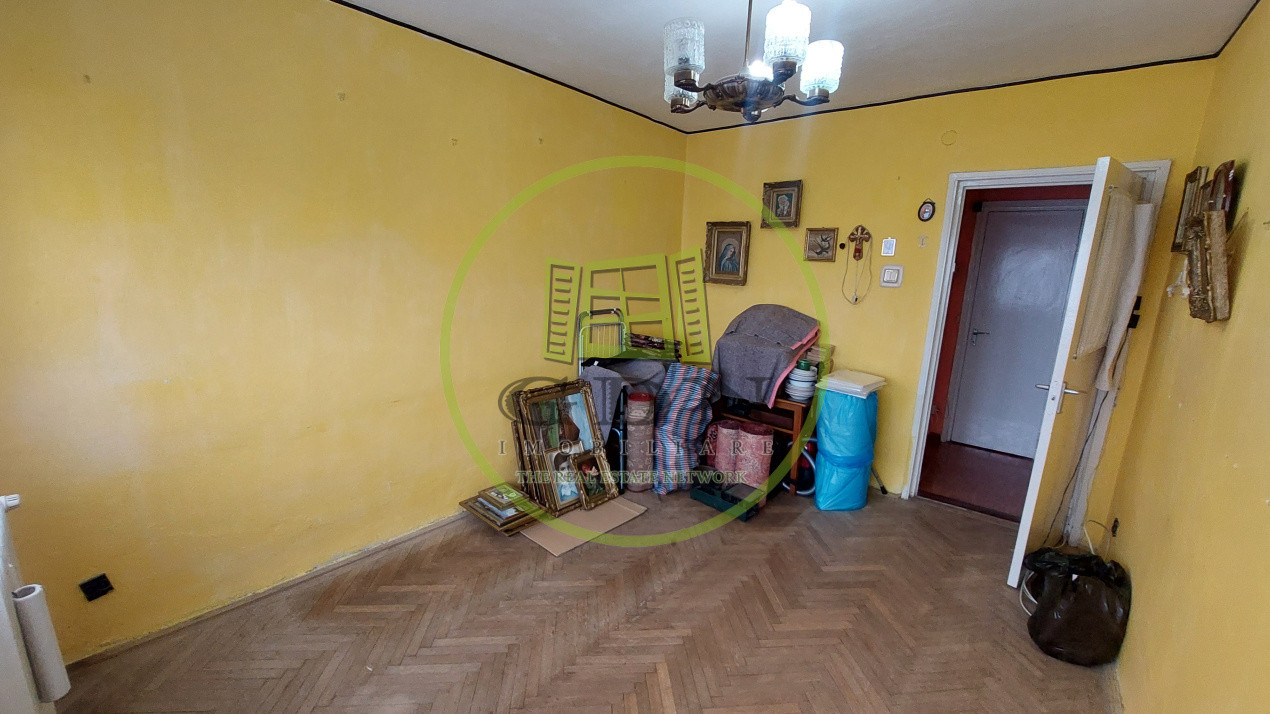 Apartament 3 camere, decomandat, 66mp, Valea Rosie zona Piata