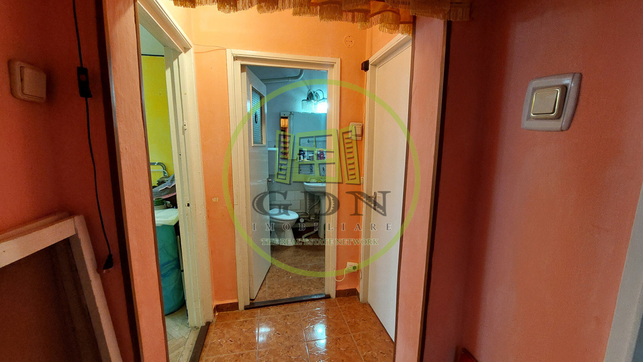 Apartament 3 camere, decomandat, 66mp, Valea Rosie zona Piata