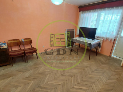 Apartament 3 camere, decomandat, 66mp, Valea Rosie zona Piata