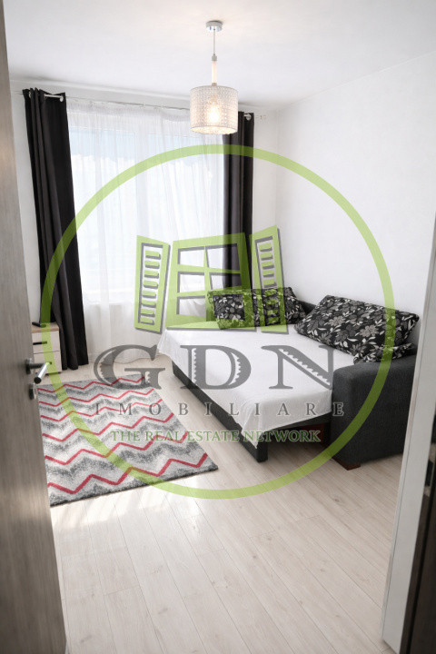 Închiriere apartament  camere decomandat, cu parcare Coresi Tractorul Brasov