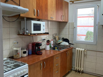 Apartament 3 camere Grigorescu zona buna!